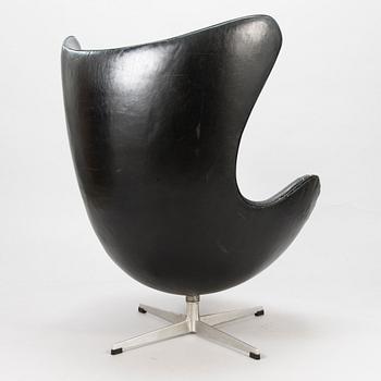 ARNE JACOBSEN, A 1960s arm chair "Egg chair" designed for Fritz Hansen, Denmark.