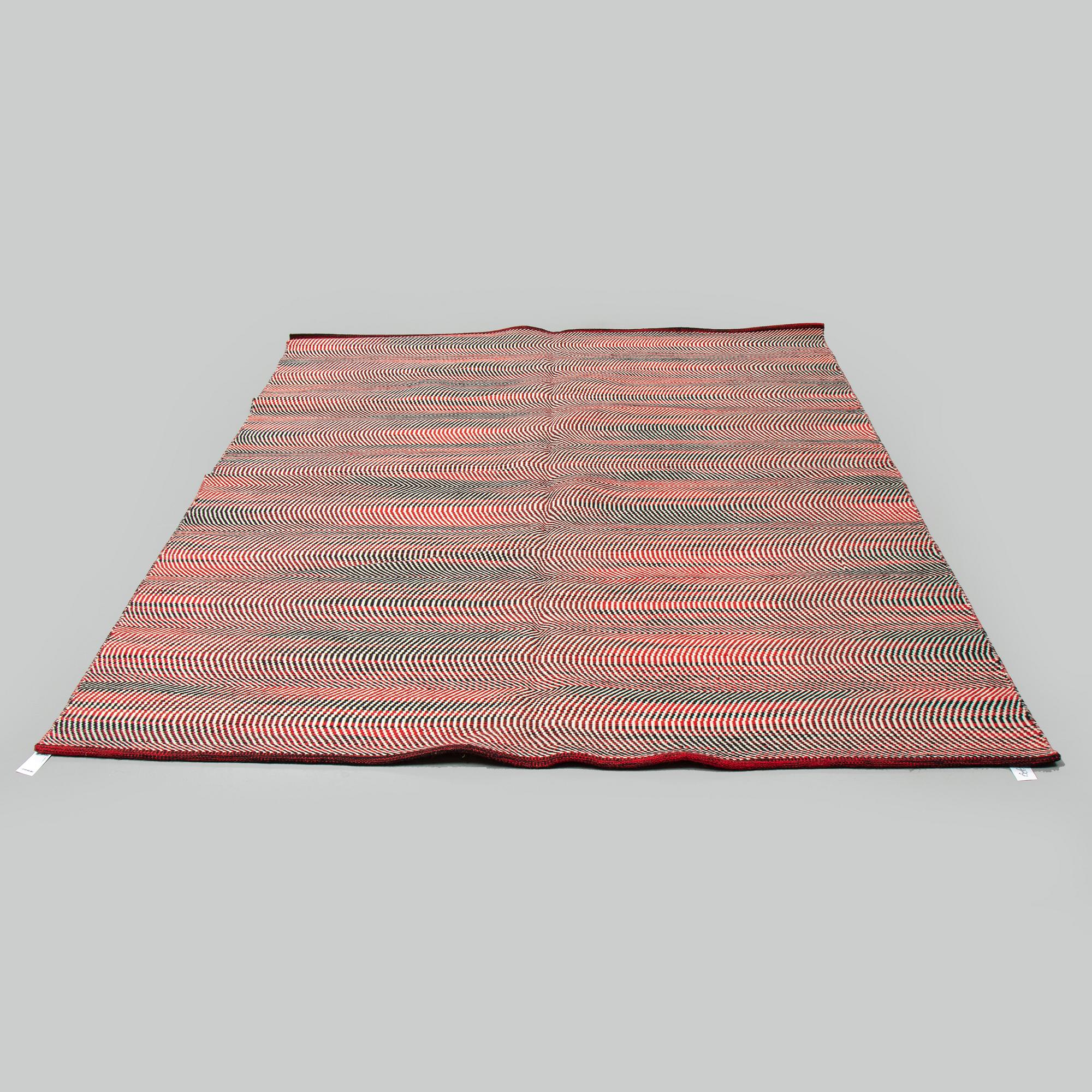 MATTO, flat weave, ca 300 x 250 cm.