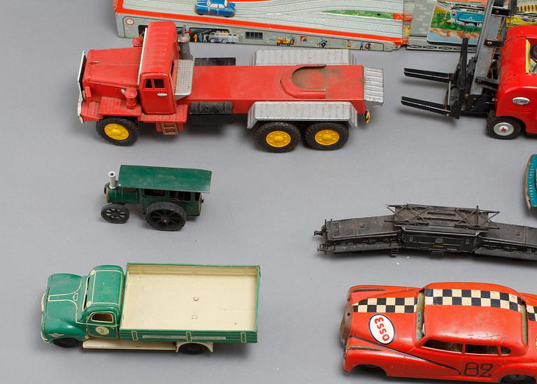 PARTI LEKSAKER, 10 delar, Japan, Tyskland samt England, 1900-tal.