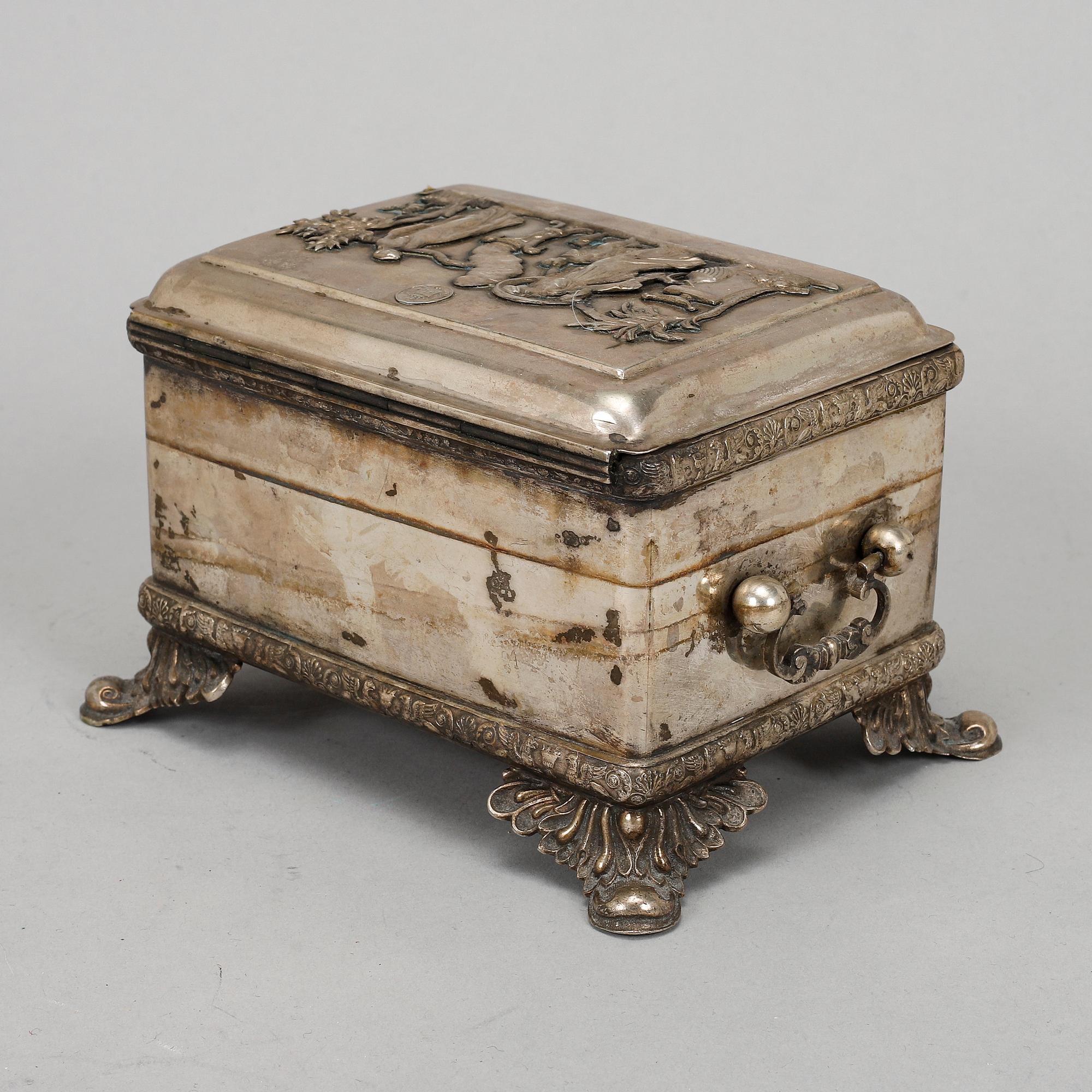 A silver box, mark of Ludwik Nast, Warszaw. 19th century.