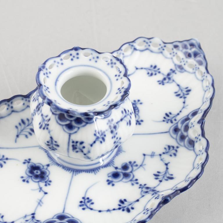 A "Blue fluted full lace" / "Musselmalet" ink stand, Royal Copenhagen, model 1064, 1893-1923.