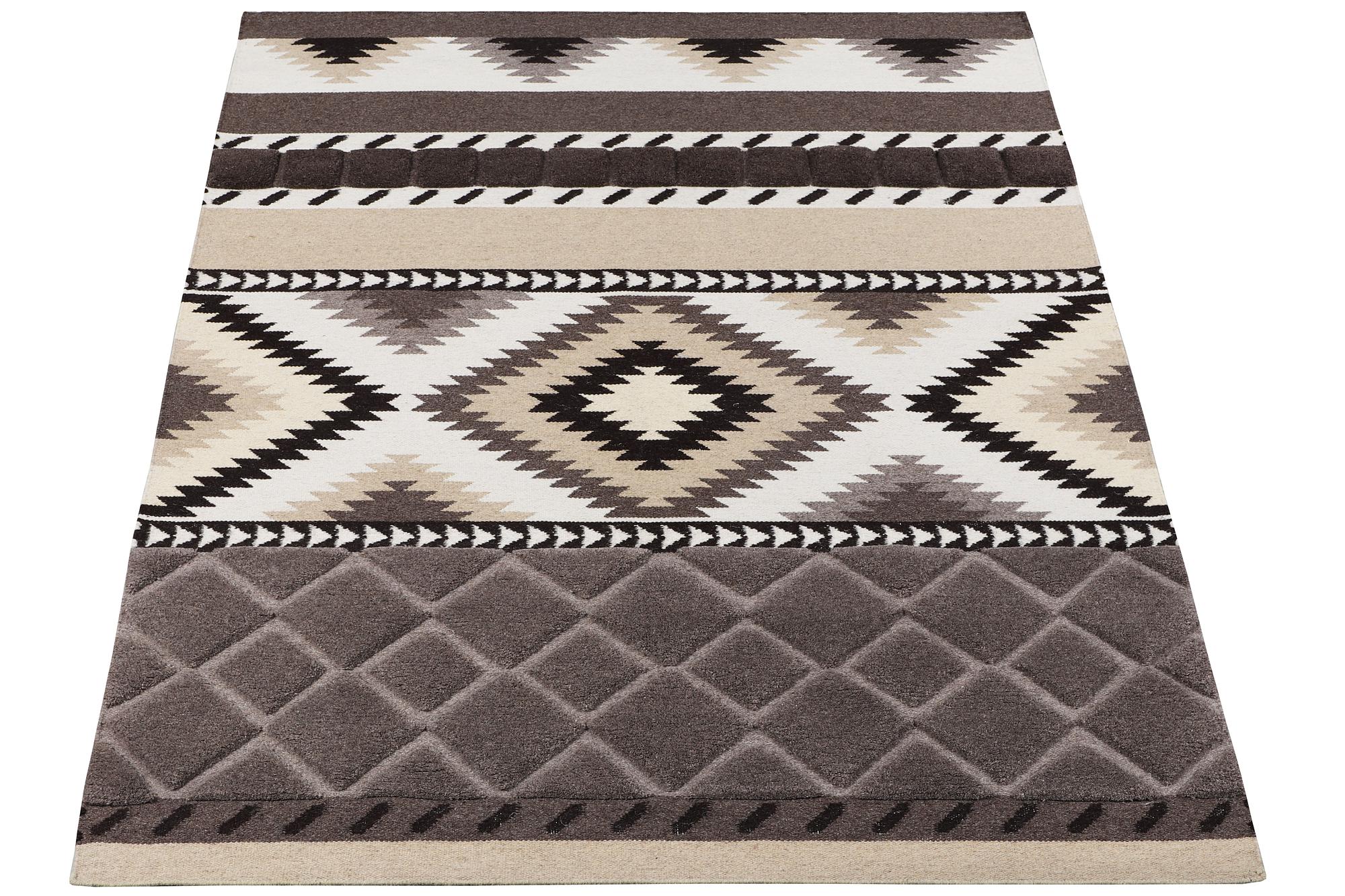 A Kilim rug, c. 230 x 160 cm.