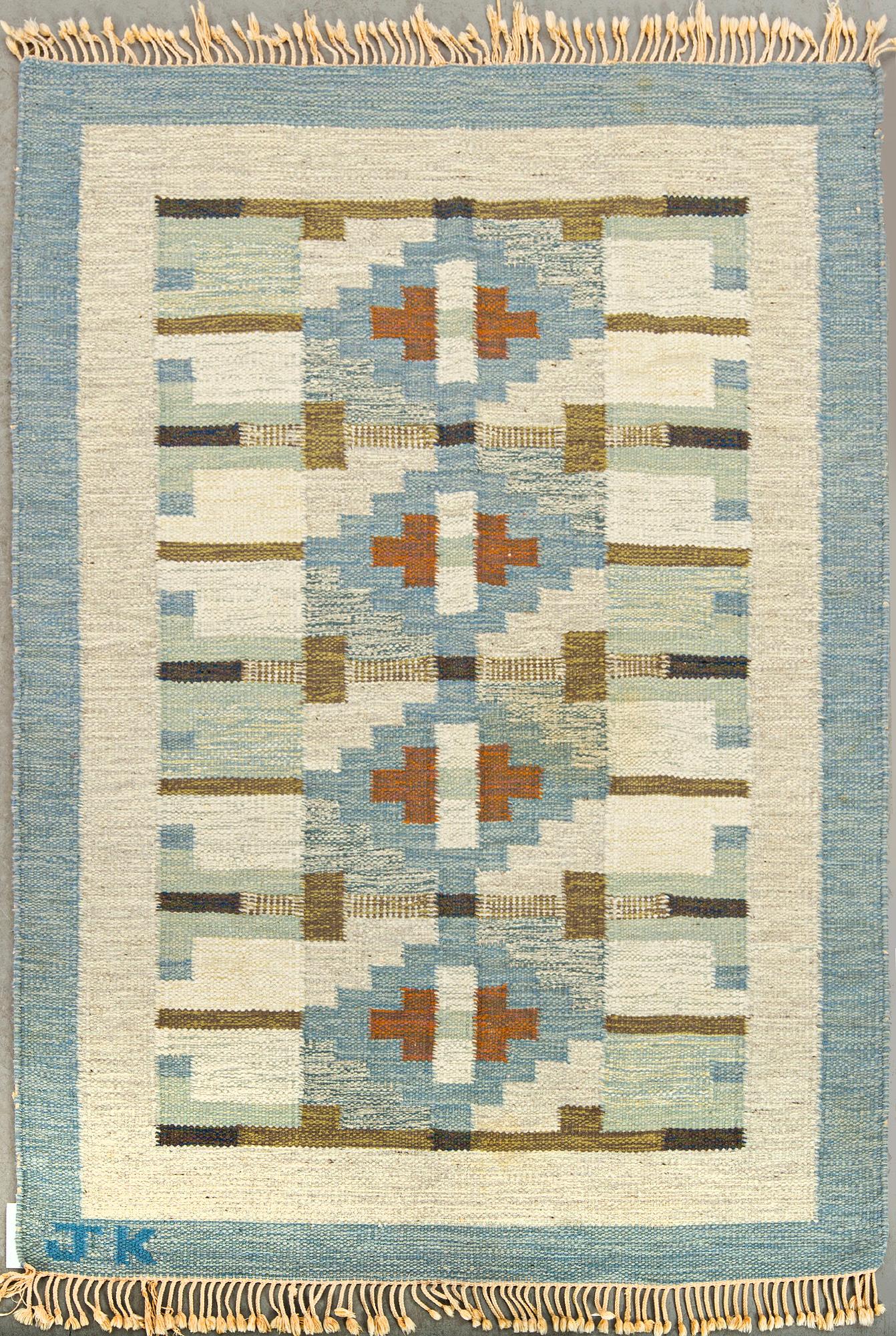 MATTA,rölakan. Signerad JK (Karin Jönsson). Ca 190x135 cm.
