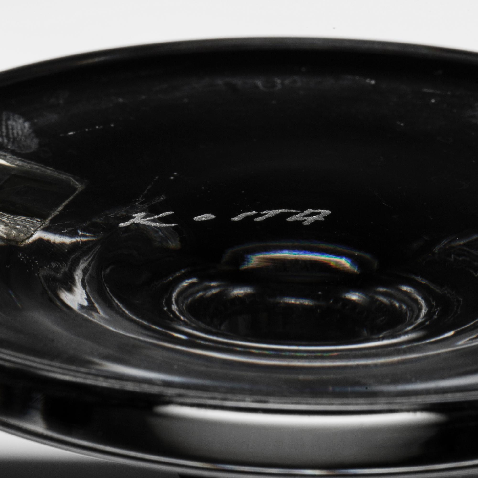 VICKE LINDSTRAND, glasservis 48 dlr, "City", Kosta, signerade 1900-talets andra hälft.