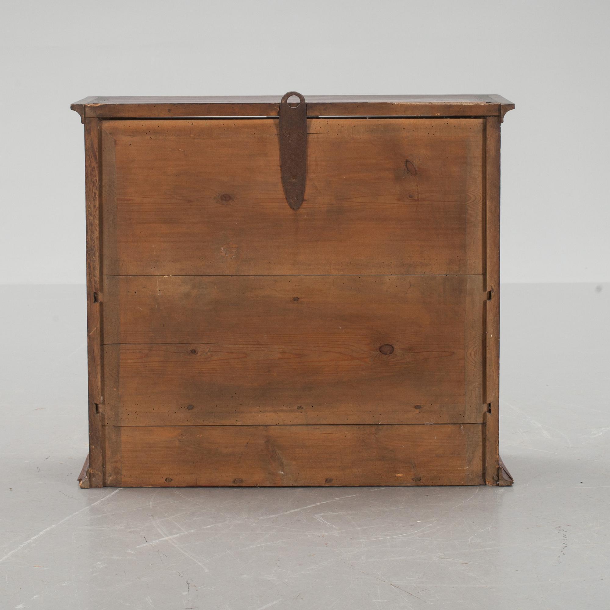 VÄGGSKÅP, 1800-tal.