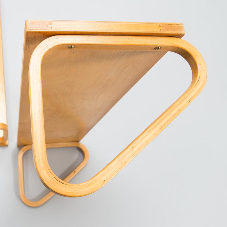 ALVAR AALTO, Two mid 20th Century '112B' shelves for Artek.