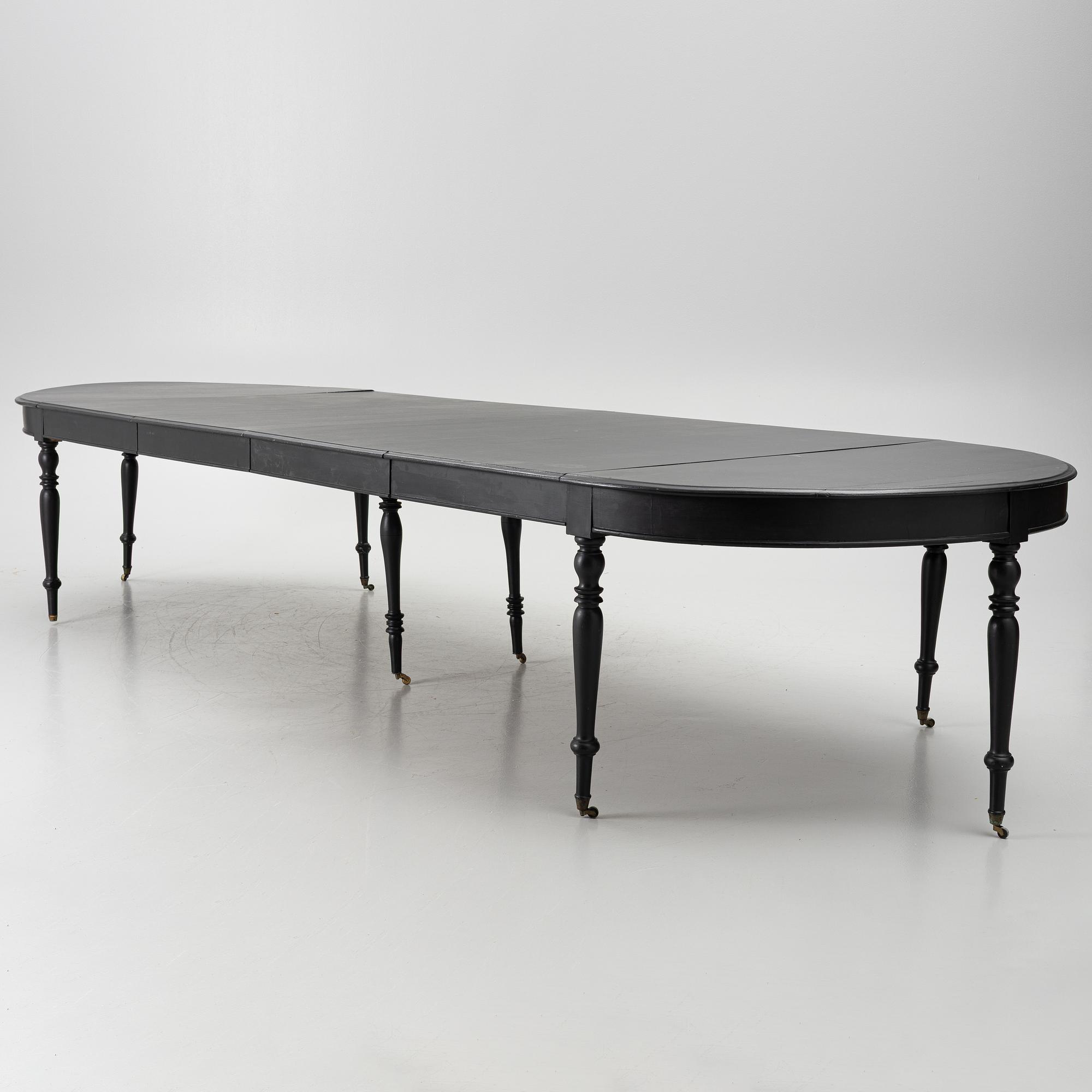 Dining table, second half of the 19th century.