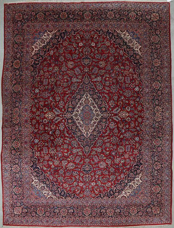 MATTA, old, Keshan. Ca 410 x 265 cm.
