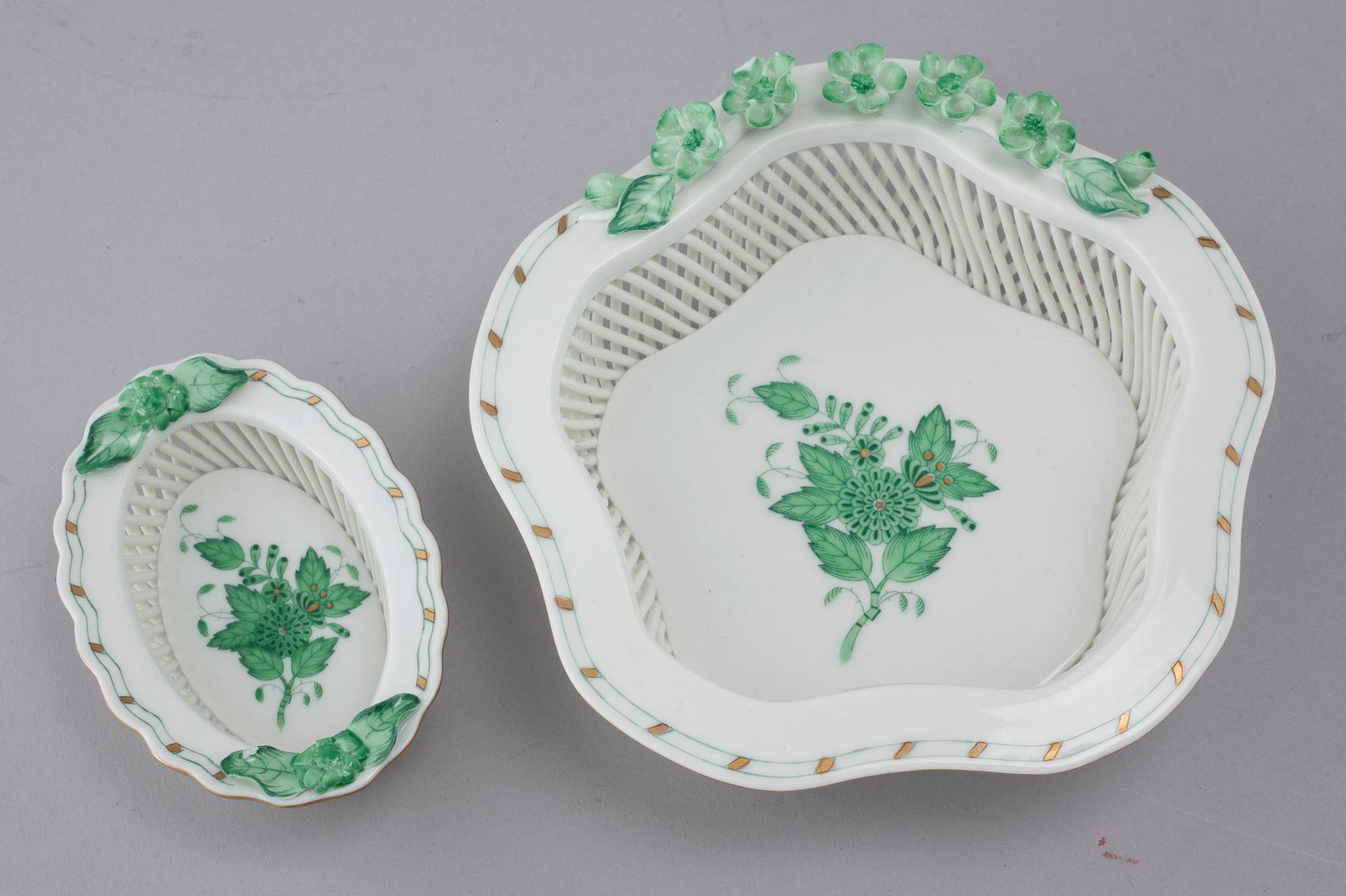 48 pieces of porcelain tableware from Herend, model "Indian Basket", 20th century.
