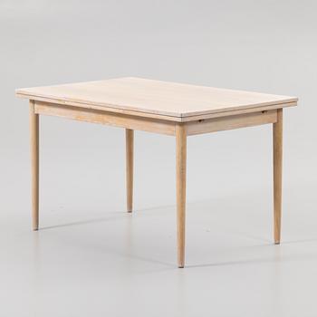 Bord, troligen modell 105, Farstrup, Danmark, 1900-talets andra hälft.