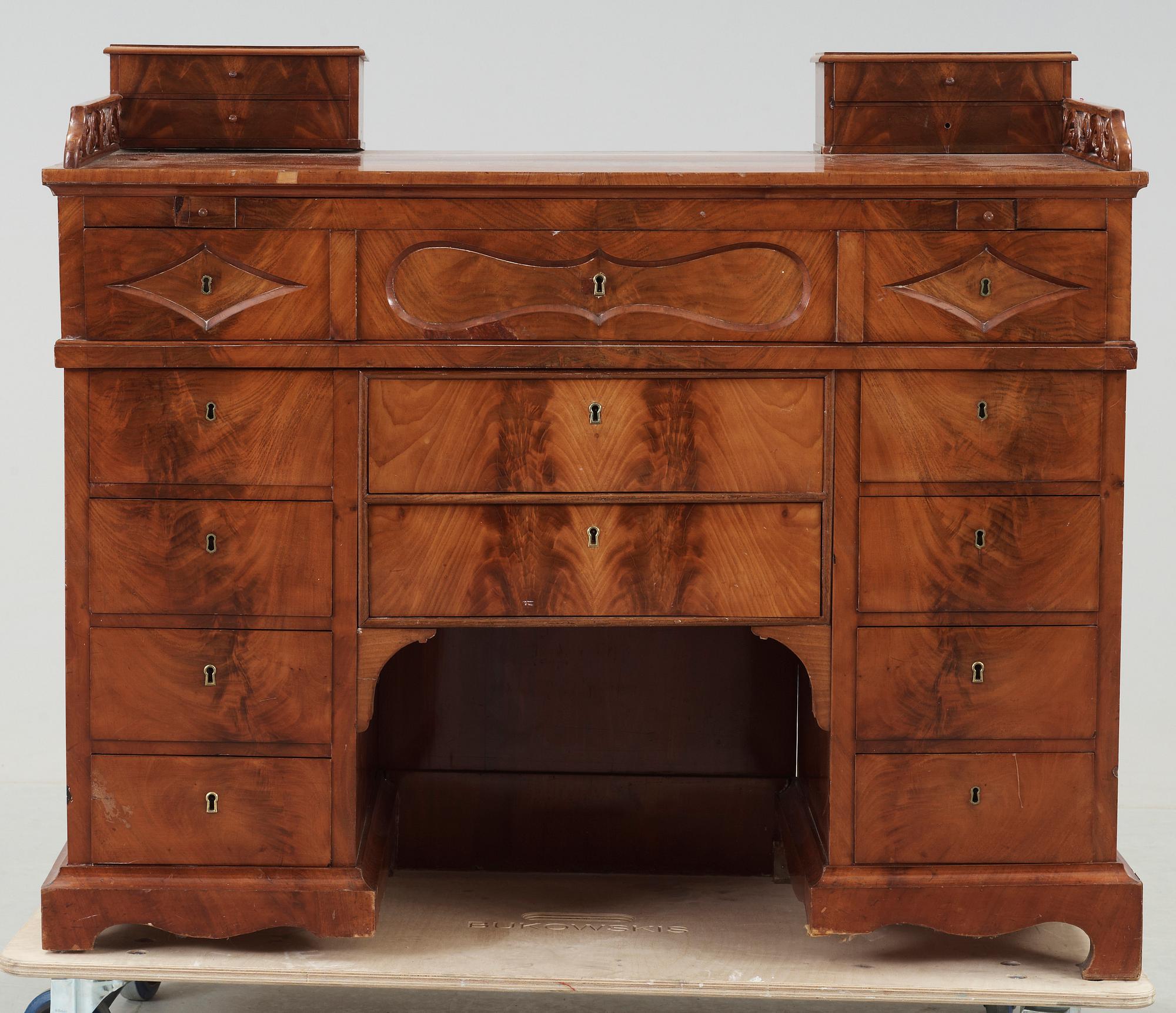 BYRÅ med UPPSATS, empire, 1800-talets första hälft.