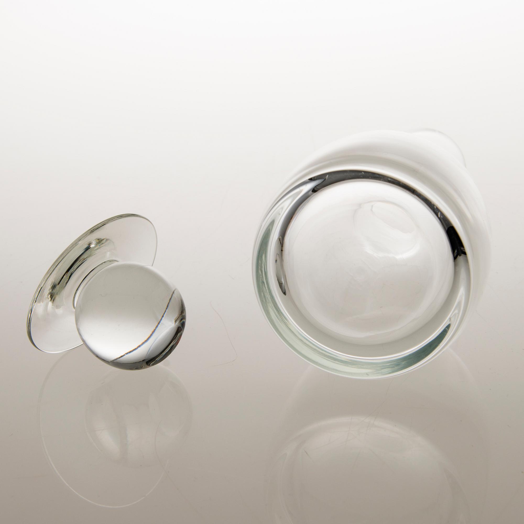 OIVA TOIKKA, Glass carafe model 1563, Nuutajärvi. Design year 1966.