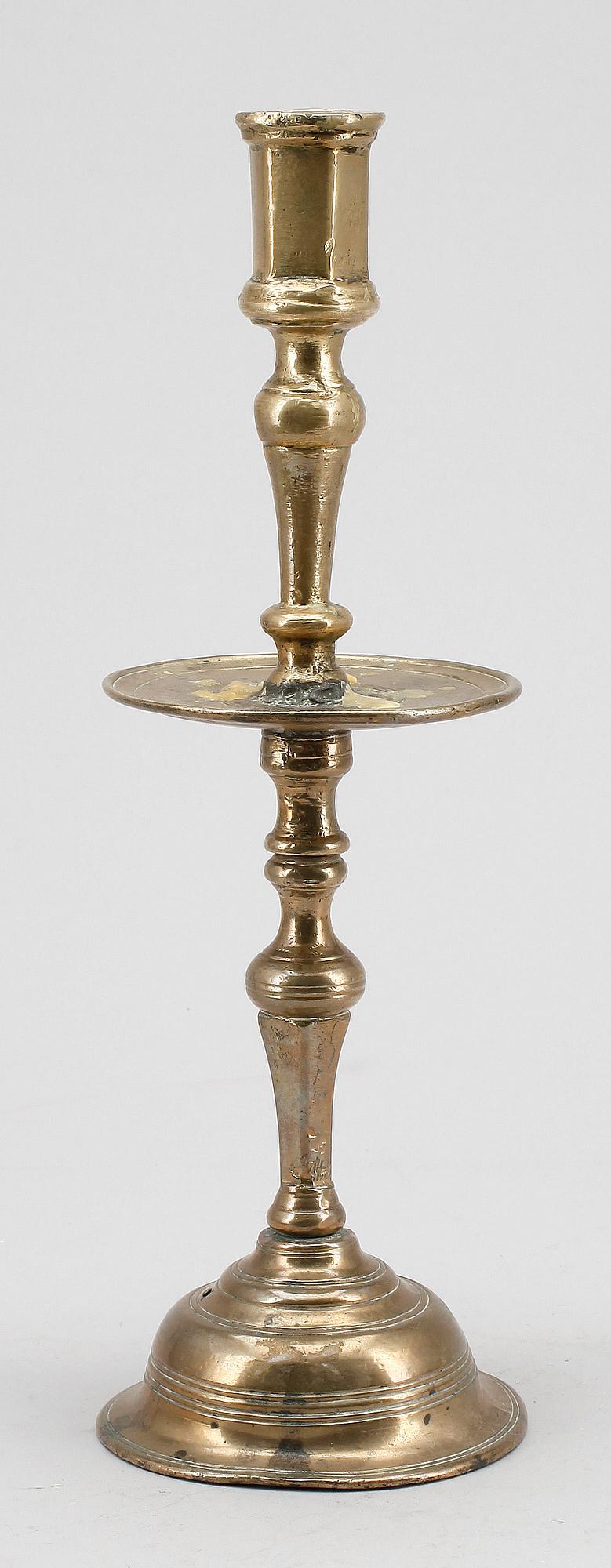 LJUSSTAKE, mässing, troligen 1500/1600-tal.