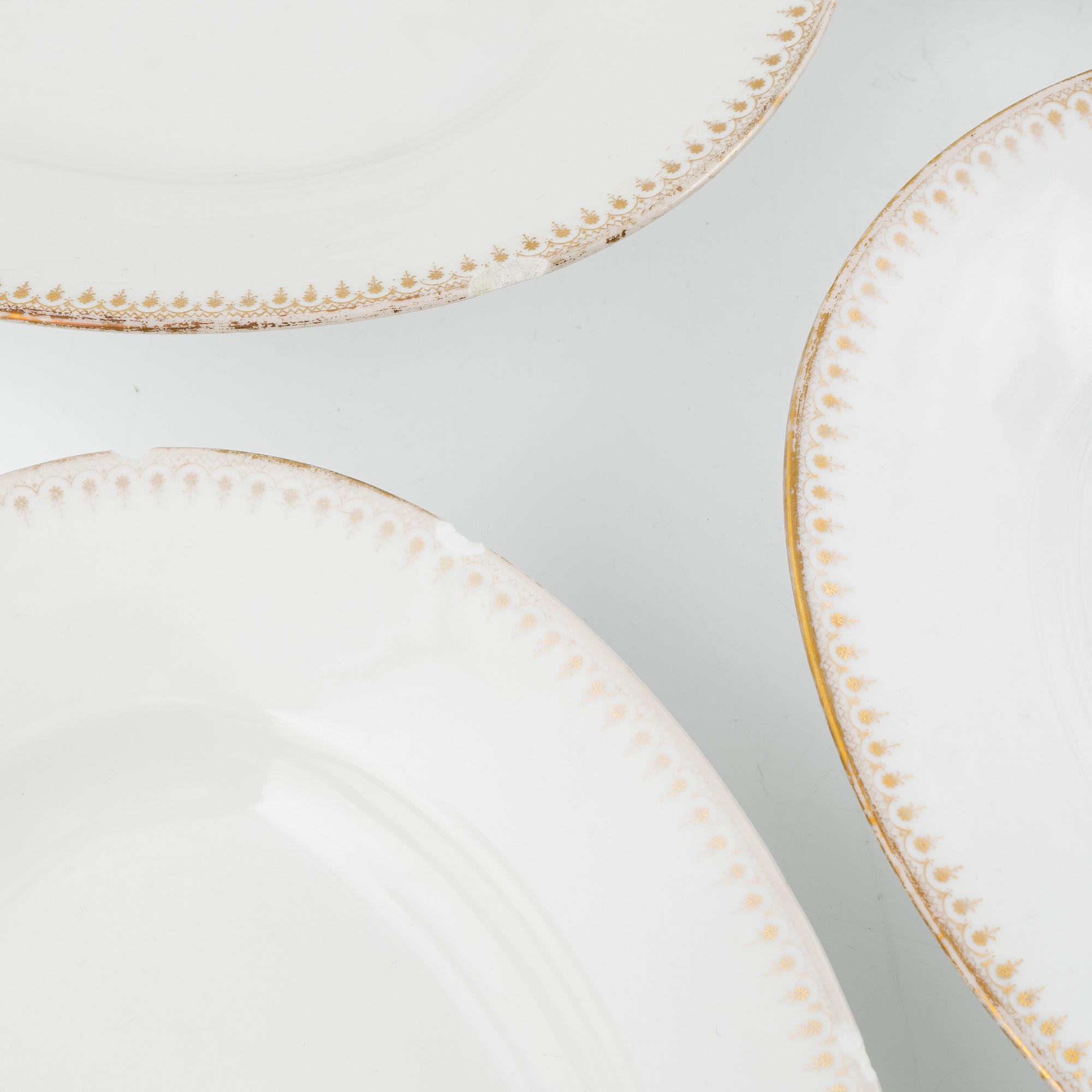 A 82 piece porcelin dinner service, France. With the Hamilton family coat of arms.