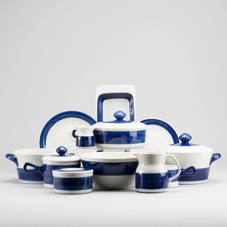 HERTHA BENGTSON, a set of 24 pcs porcelain tableware, "Koka blå", Rörstrand, made between 1956-88.