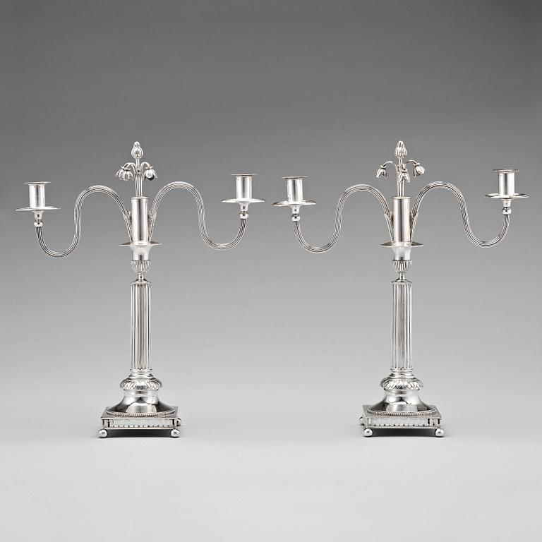 Pehr Zethelius, kandelabrar för två ljus, ett par, silver, Stockholm 1799, gustavianska.