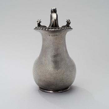 "ASKOS" VINKANNA, silver, London 1896, vikt 1077 g.