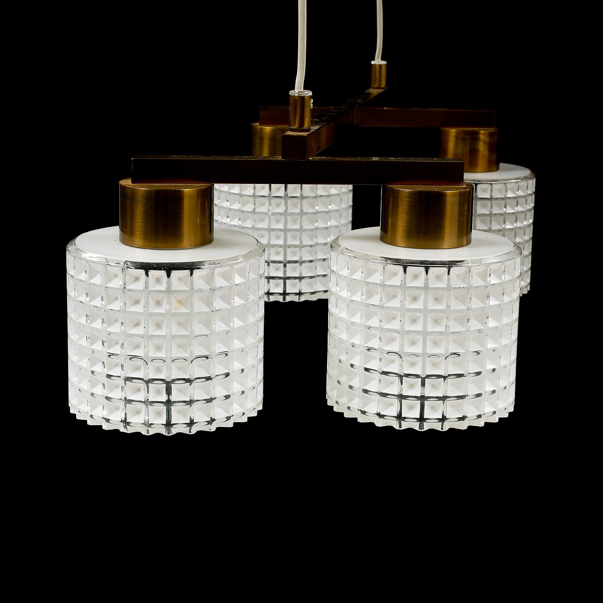 TAKLAMPA, 1900-talets tredje kvartal, höjd 20 cm.