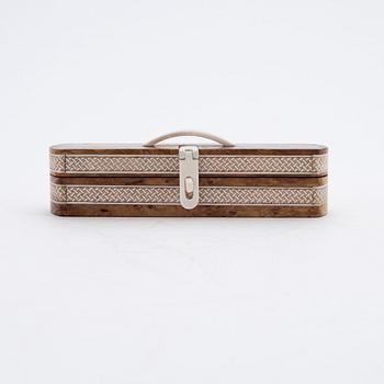 A reindeer horn knife in box by Bertil Fällman, dated 1996.