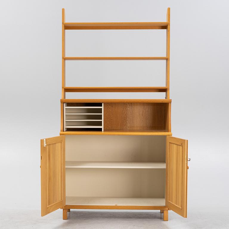 Carl Malmsten, a oak 'Visingsö' bookcase/cabinet, second half of the 20th Century.