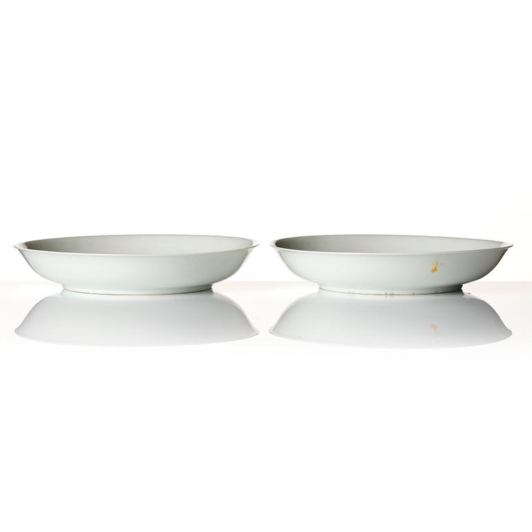 A pair of porcelain dishes, China, 'Jiangxi Ciye Gongsi', Republic/first half of the 20th century.