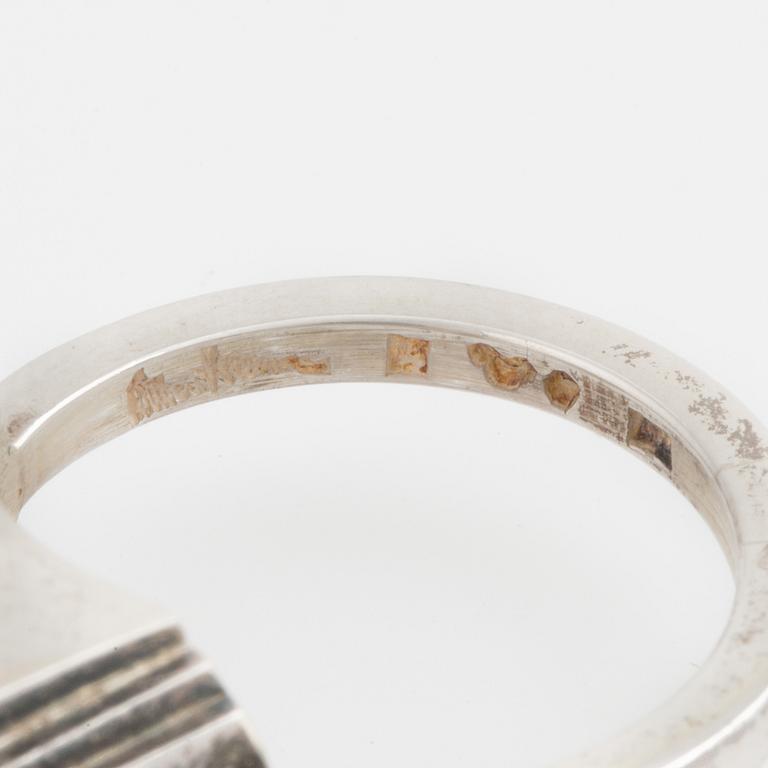 A silver ring by Wiwen Nilsson, Lund, 1944 set with step-cut quartz.