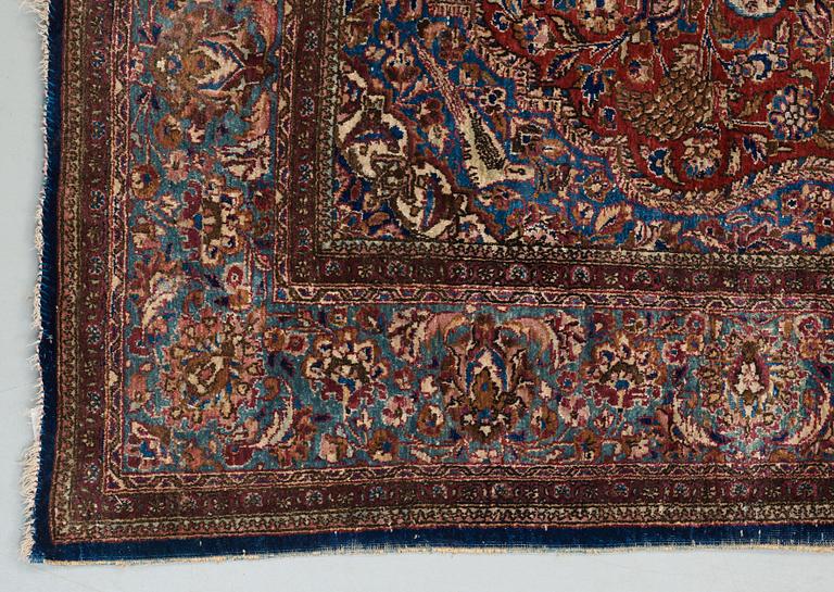 SEMI-ANTIQUE SILK KASHAN. 203,5 x 127 cm.