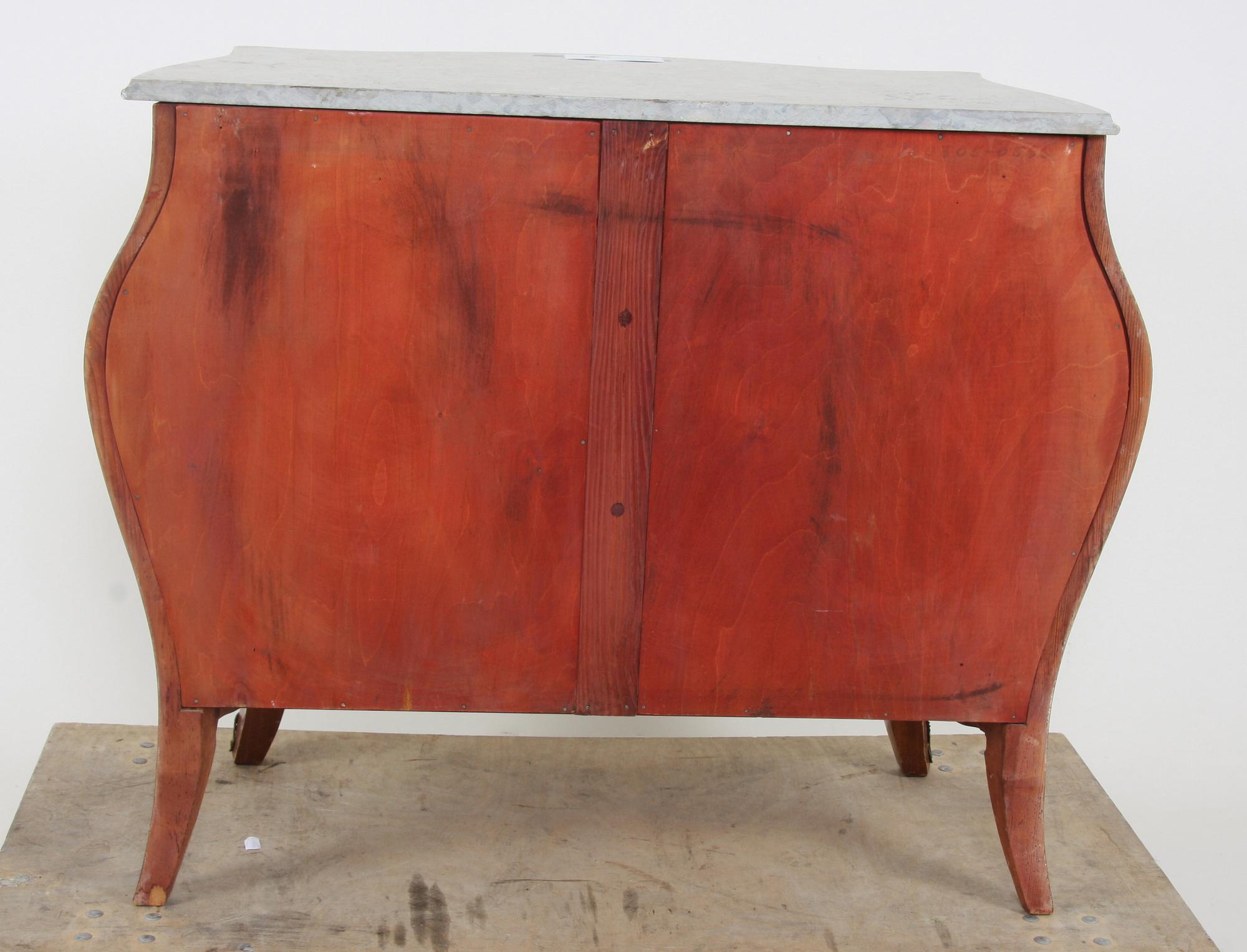 BYRÅ. Rokokostil. 1900-tal.