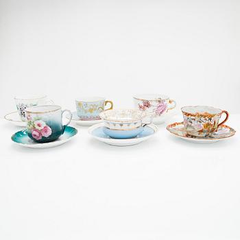 Mustaschkoppar, 24 par, porslin, bla England och Tyskland, 1800 och 1900-tal.