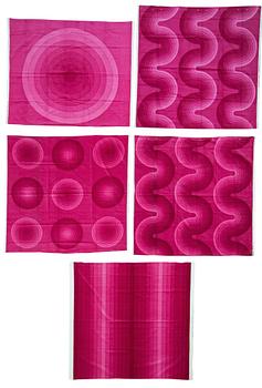 A FABRIC, A CURTAIN AND SAMPLERS, 5 PIECES. Cotton velor. A variety of pinkish red nuances and patterns. Verner Panton.