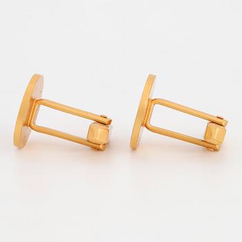 A pair of 18 k gold cuffs, weight ca 16 g.