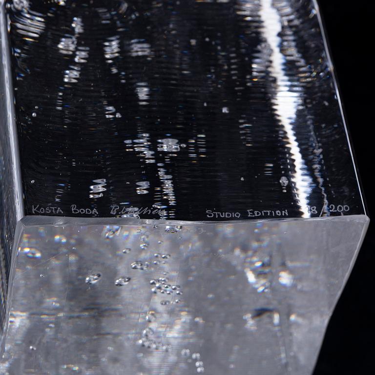 BERTIL VALLIEN, skulptur, glas, Kosta Boda, Studio edition 18/200.