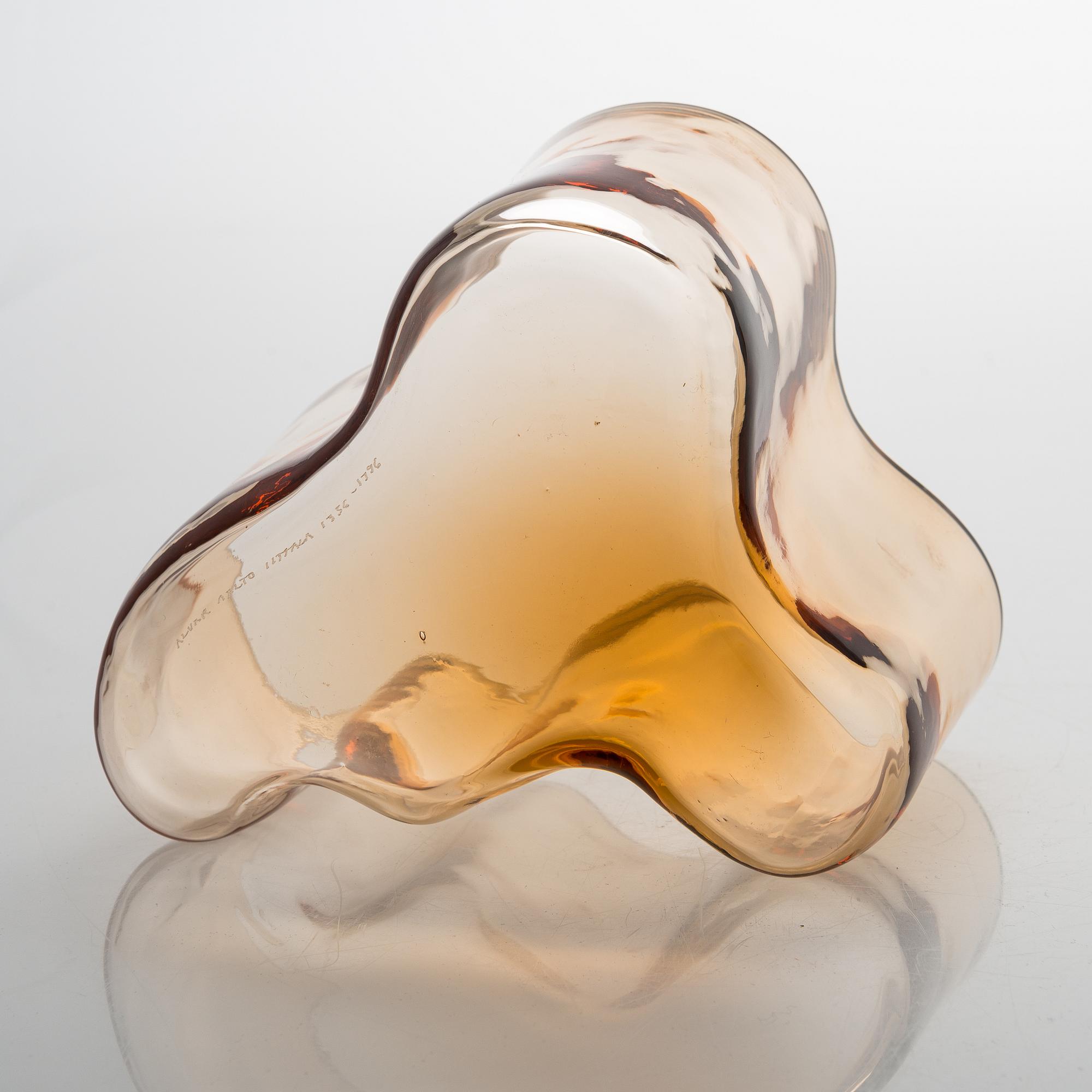 Alvar Aalto, vas, "3030", signerad Alvar Aalto Iittala 1936-1996.