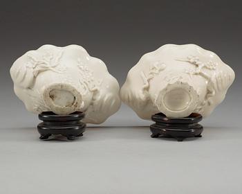 Two blanc de chine libation cups, Qing dynasty, Kangxi (1662-1722).