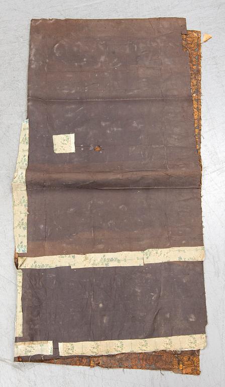 GILT LEATHER/WALLPAPER, probably Italy 17/18th century.