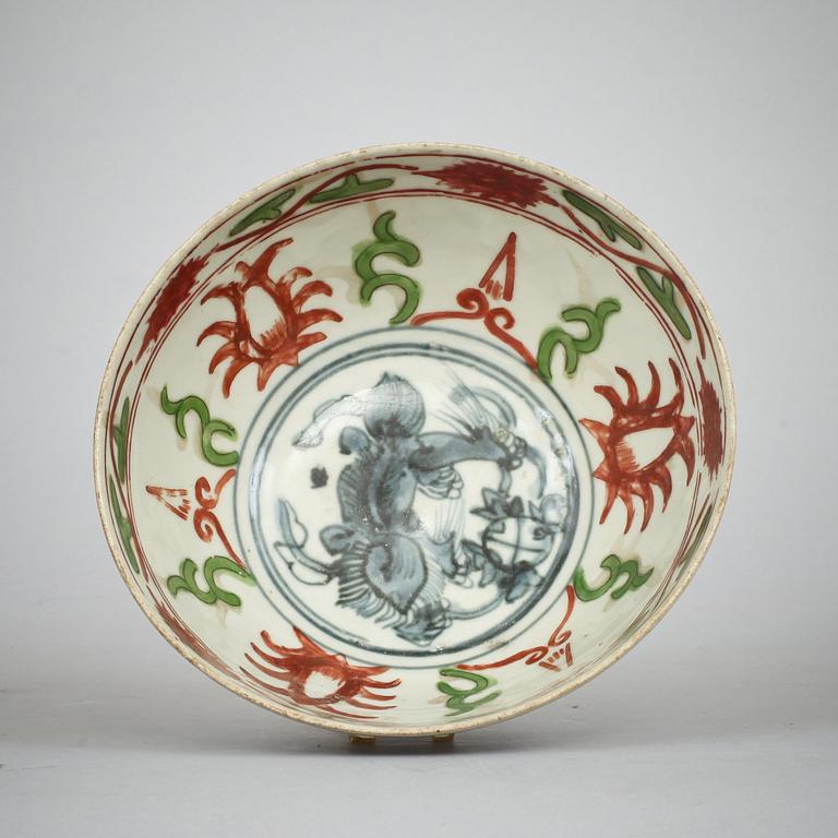 SKÅL, porslin. Ming dynastin, Swatow, Wanli (1573-1620).