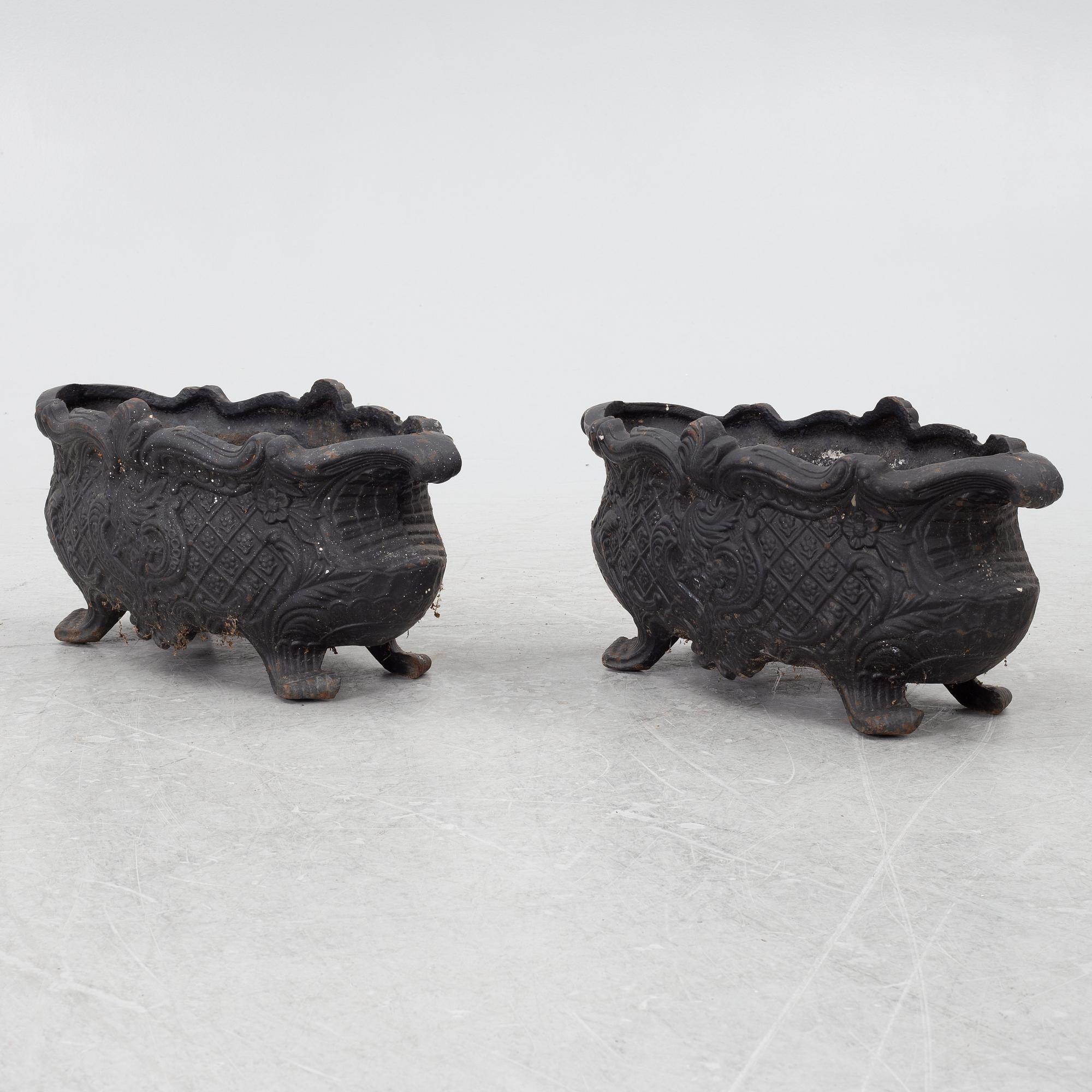 Jardinierer, ett par, barockstil, 1900-tal.