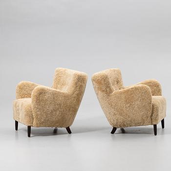 Armchairs, a pair, Scandinavian Modern, Danish master cabinetmaker, 1940s.