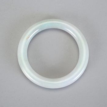 ARMRING, nefrit, troligen 1900-tal.