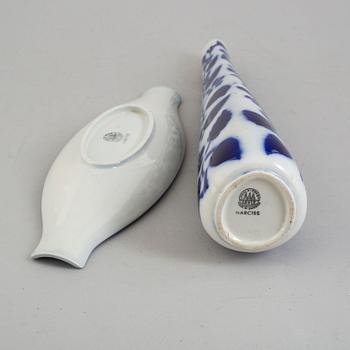 LILLEMOR MANNERHEIM, a 'Narciss' porcelain vase and a plate Upsala-Ekeby, Gefle.