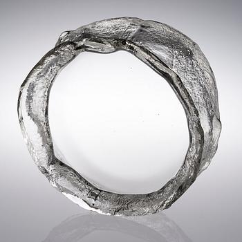 TIMO SARPANEVA, A GLASS SCULPTURE. The Finlandia-series. Signed Timo Sarpaneva -3355. 1974.