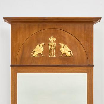 Mirror with console table, Empire style, early 20th century.