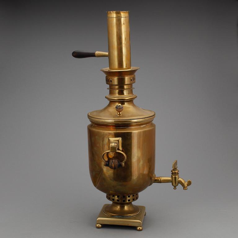 SAMOVAR, mässing, omkring 1900.