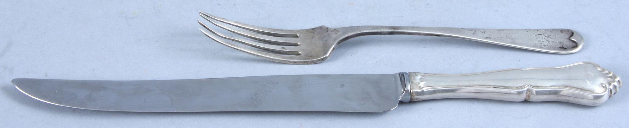 GAFFEL samt TRANCHERKNIV, silver, utländska stämplar.