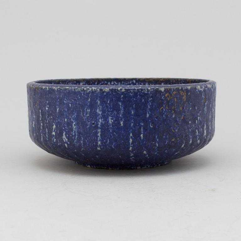 A stoneware bowl by Gunnar Nylund, Rörstrand.