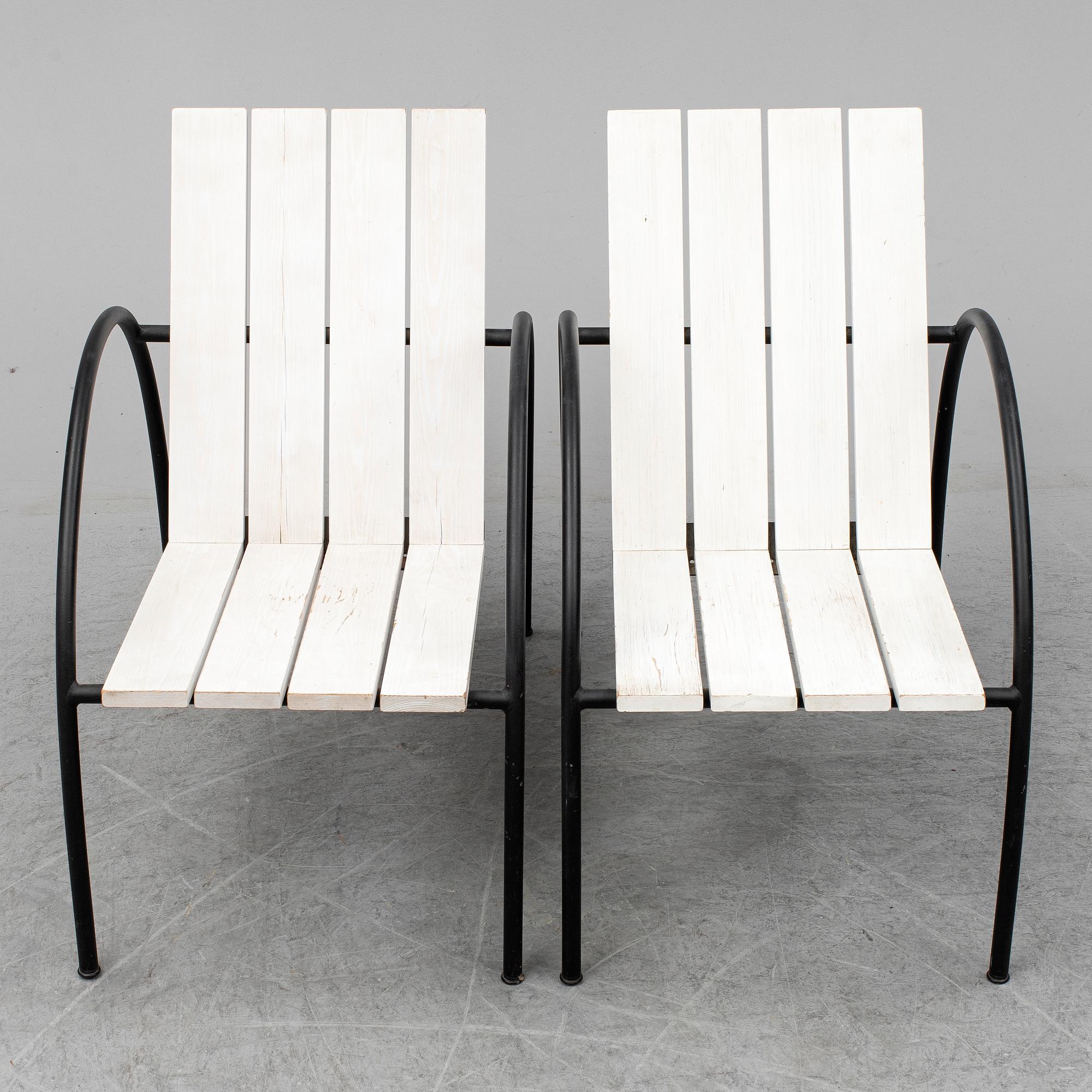 JONAS BOHLIN, karmstolar, 2 st, Jonas Bohlin Design Stockholm, "Liv". Modellen formgiven 1997.