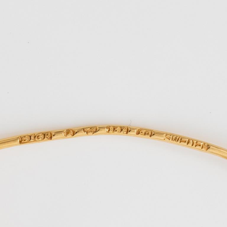 Sigurd Persson, a pair of earrings, 18K gold with cultured pearls, Stockholm 1965.