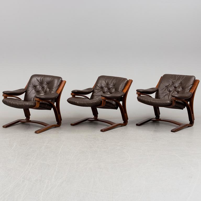 Three easy chairs and table, 1960-/70´s.