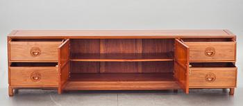 SIDEBOARD. Tillverkad i Kina för DUX.