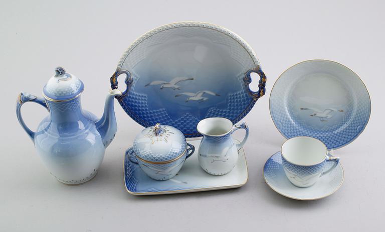 KAFFESERVIS, 29 delar, porslin, "Måsen", Royal Copenhagen.